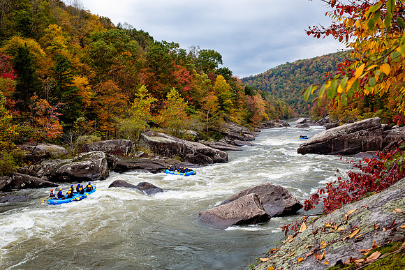 Lost Paddle Rapid on the Gauley River